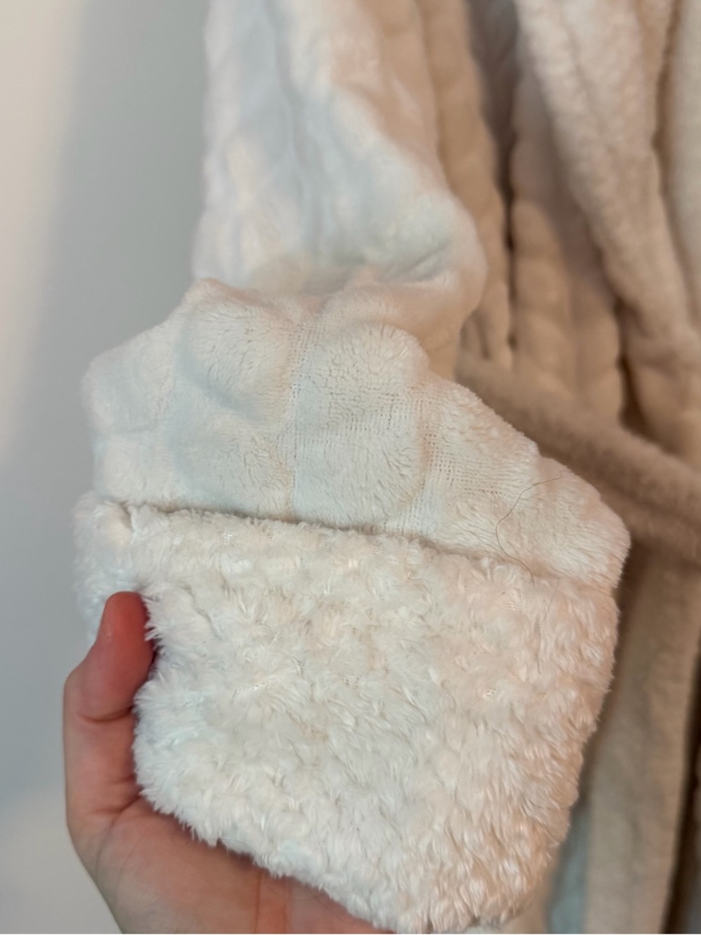 Plush White Robe - Picture 2 of 5